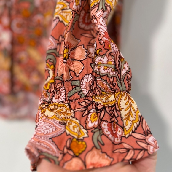 🦋Loft Floral Button Down Elastic Cuff Shirt - Picture 4 of 9